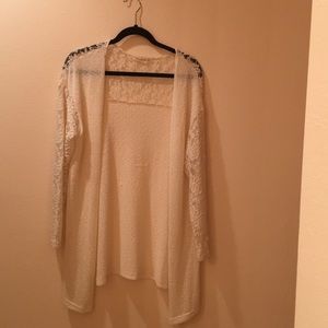 Long sleeve cardigan.